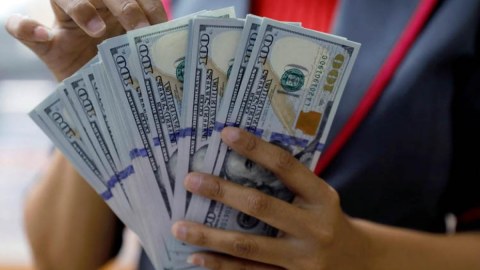 Hədə-qorxu ilə 100 min dollar tələb edənlər saxlanıldı