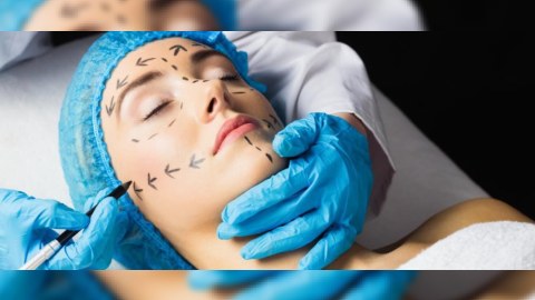 Azərbaycanda 10 plastik cərrahın lisenziyası ləğv edildi