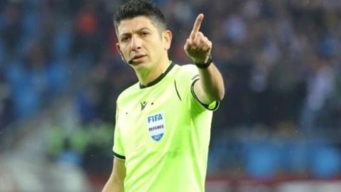 Türkiyəli tanınmış hakim karyerasını bitirdi