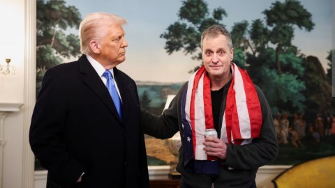 Putin amerikalı diplomatı əfv edib