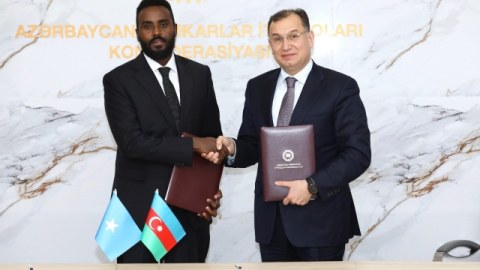 Azərbaycanla Somali həmkarlar ittifaqları arasında memorandum imzalandı
