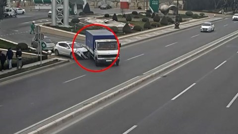 Heydər Əliyev prospektində qəza - Tıxac yarandı