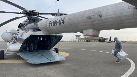 Helikopterlə vəhşi heyvanların peyvəndlənməsi aparıldı - VİDEO