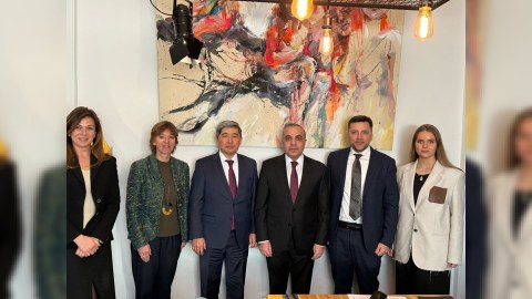 Azay Quliyev ATƏT nümayəndələri ilə müzakirələr apardı