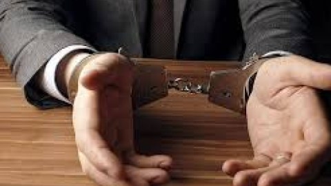 Azərbaycanda vəzifəli şəxsə cinayət işi AÇILDI