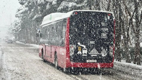 Sabah da Bakıya qar yağacaq, yollar buz bağlayacaq