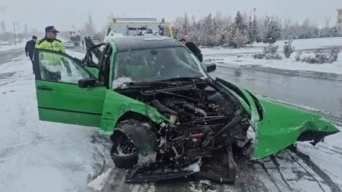 Naxçıvanda "BMW" yük maşını ilə toqquşdu