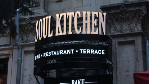 "Soul Kitchen" 10 yaşında - möhtəşəm musiqi ilə unudulmaz şam yeməyi