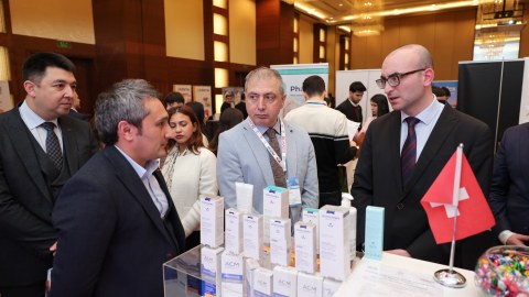Dərman sektorunda Əmək yarmarkası və Biznes sərgisi keçirilib