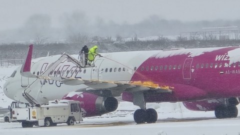 Qara görə 8 aviareys təxirə salındı