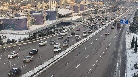Bakının tıxaclı yolları - SİYAHI