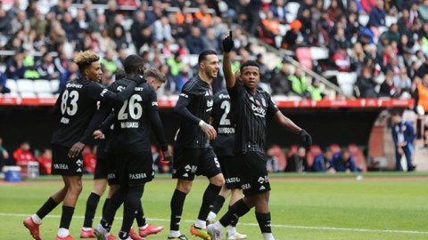 "Beşiktaş" pley-off mərhələsində