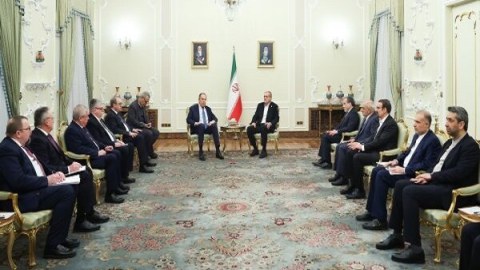 Pezeşkian Lavrovla Cənubi Qafqazı müzakirə edib