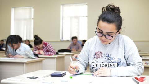 1 həftə qaldı: 75 mindən çox abituriyent ərizəsini TƏSDİQLƏYİB