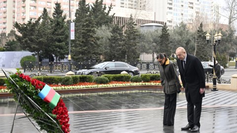 Prezidentlə&nbsp;xanımı "Ana harayı" abidəsində