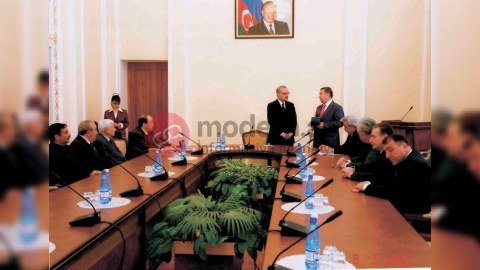 &ldquo;Artur Rasizadəyə məəttəl qalırıq.., nə şadlıq evi, nə restoranı var&rdquo; - Misir Mərdanov