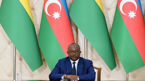 Qvineya Prezidenti Heydər Əliyevin məzarını ziyarət edib