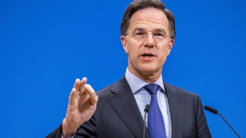 NATO-nun baş katibi Trampla müzakirə apardı