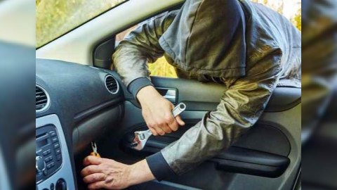 Avtomobildən 124 min oğurlayan şəxsi polis saxladı