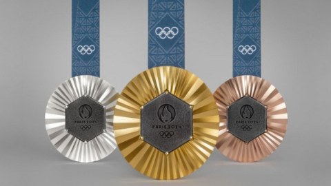 Parisdə verilən 220 medal geri qaytarılıb