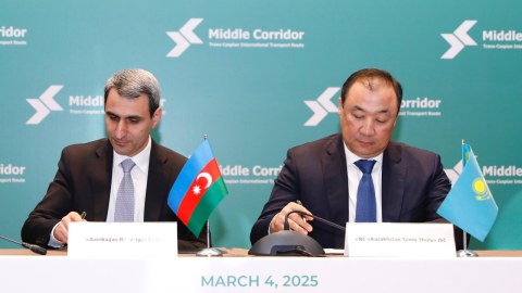 Bakıda yeni sazişlər imzalandı - FOTOLAR