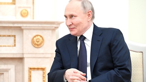 Putin separatçıların yeni "rəhbəri" ilə görüşdü