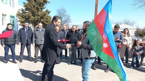 Ağdərəyə köçən ailələrə evlərin açarları verildi