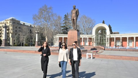 Mehriban Əliyeva və qızları GƏNCƏDƏ - FOTO
