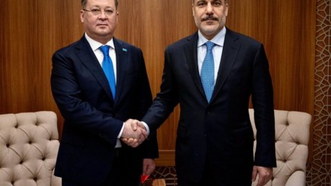 Hakan Fidan qazax həmkarı ilə bir arada