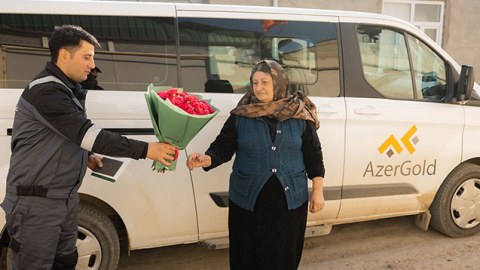 “AzerGold” şəhid analarını ziyarət etdi - FOTO