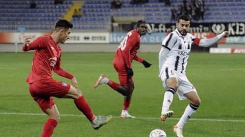 "Sumqayıt "Kəpəz"ə, "Neftçi" "Turan Tovuz"a qarşı