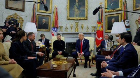 Zelenski Trampdan üzr istəyib