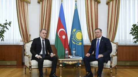 Bayramov həmkarını normallaşma prosesi barədə məlumatlandırdı