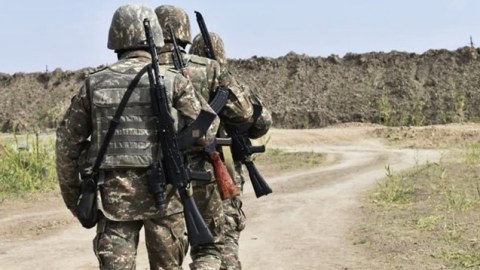 Ermənistan Azərbaycanla yeni müharibəyə hazırlaşır - "Caliber"