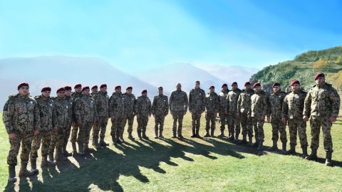 Vətəni̇n, dövlətçi̇li̇yi̇n, təhlükəsi̇zli̇yi̇n keşi̇yi̇ndə fədakar xi̇dmət