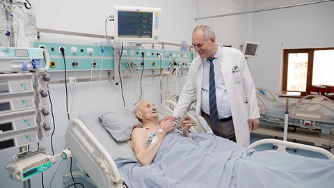 Bakıda 110 yaşlı kişi əməliyyat edildi - VİDEO