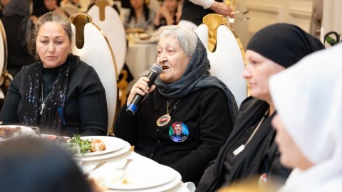 "Veysəloğlu" 100-dən çox şəhid anası və xanımına iftar süfrəsi açdı - FOTOLAR