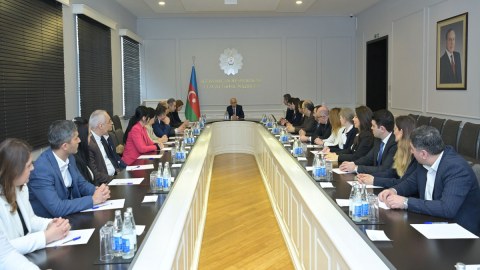 Emin Əmrullayev alimlərlə görüşdü - FOTO