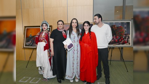 Leyla və Arzu Əliyevalar Çin dili təhsili alan tələbələrlə - FOTO