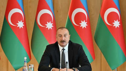 Prezident Azərbaycanın D-8-ə qoşulmasını TƏSDİQLƏDİ