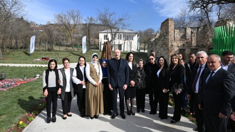 Prezident və xanımının Həsənriz sakinləri ilə görüşündən FOTOLAR