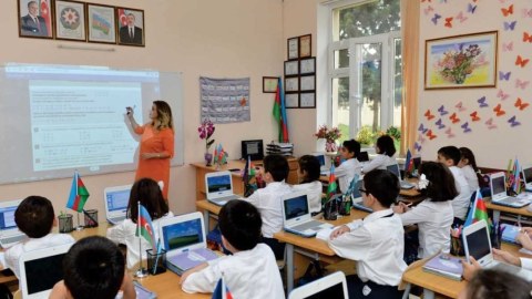 Xanımlaşan məktəblər - kişiləri təhsilə necə qaytarmalı?&nbsp;
