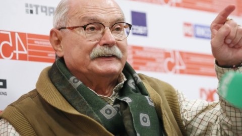 Nikita Mixalkov yenə xəstəxanaya yerləşdirildi