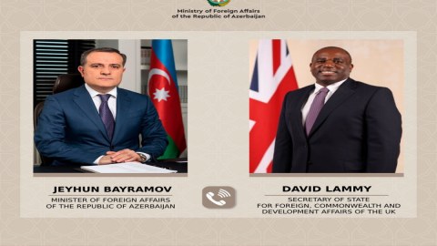 Ceyhun Bayramov britaniyalı həmkarı ilə danışdı