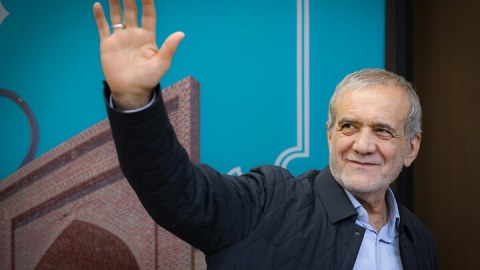 Pezeşkian Novruzu qeyd edən ölkələrin liderlərini təbrik etdi