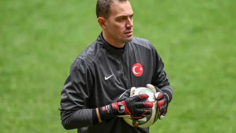 Türkiyə millisinin heyətində dəyişiklik