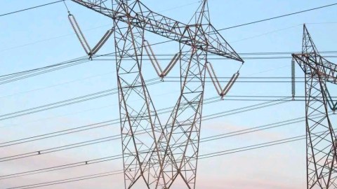 Elektrik xətlərinin altında evləri olanlara ŞAD XƏBƏR