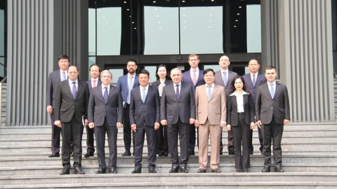 Baş prokuror Vyetnama gedib - FOTO