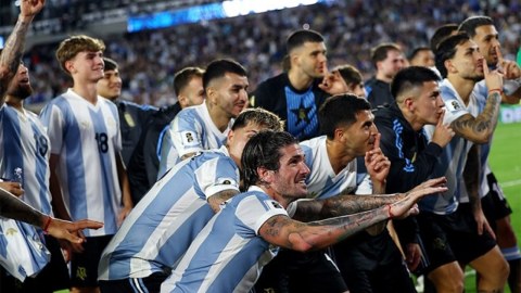 Argentina Braziliyanı darmadağın etdi