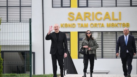 &ldquo;Bax, biz belə şəhər qururuq!&rdquo; - Prezidentin Sarıcalı sakinləri ilə SÖHBƏTİ